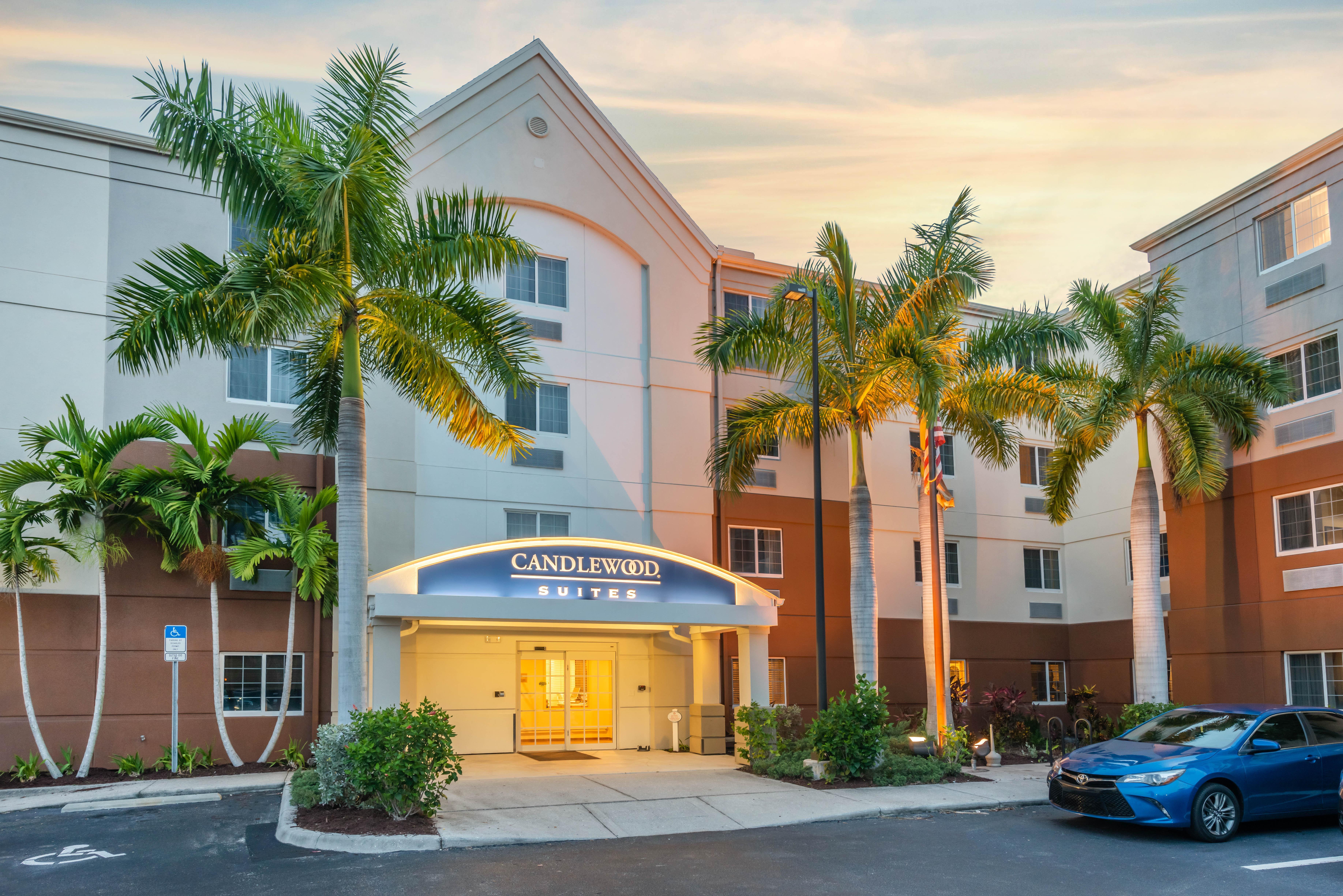 Candlewood Suites Fort Myers/Sanibel Gateway By Ihg מראה חיצוני תמונה