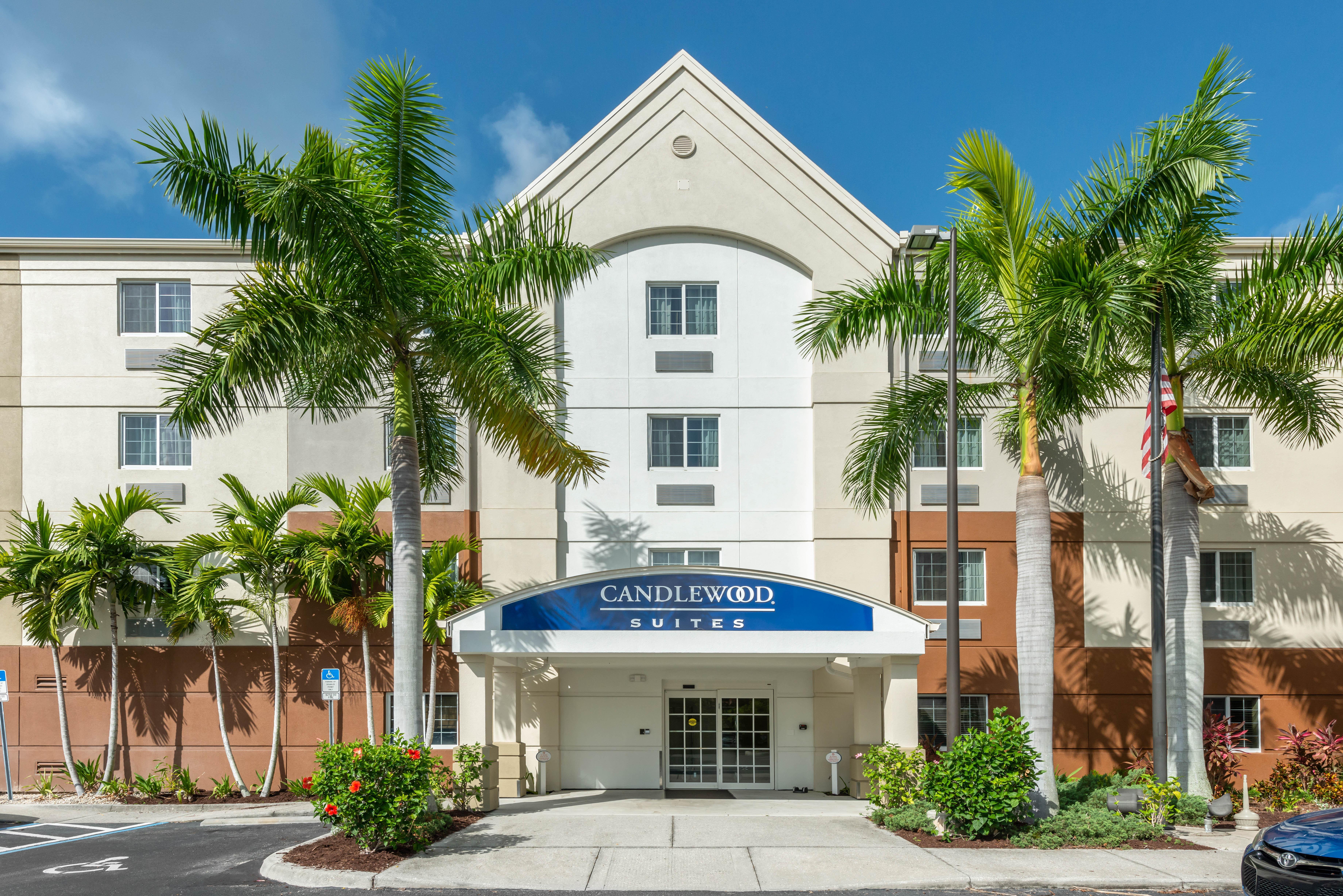 Candlewood Suites Fort Myers/Sanibel Gateway By Ihg מראה חיצוני תמונה