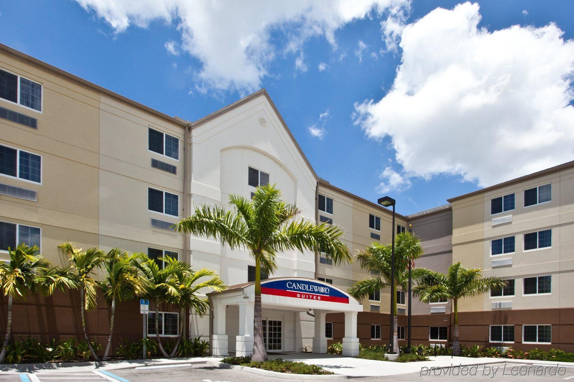 Candlewood Suites Fort Myers/Sanibel Gateway By Ihg מראה חיצוני תמונה