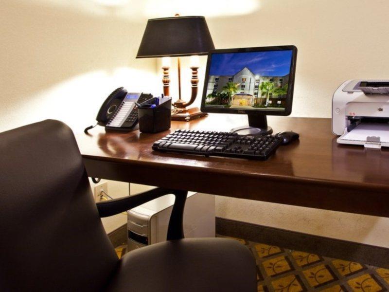 Candlewood Suites Fort Myers/Sanibel Gateway By Ihg מראה חיצוני תמונה