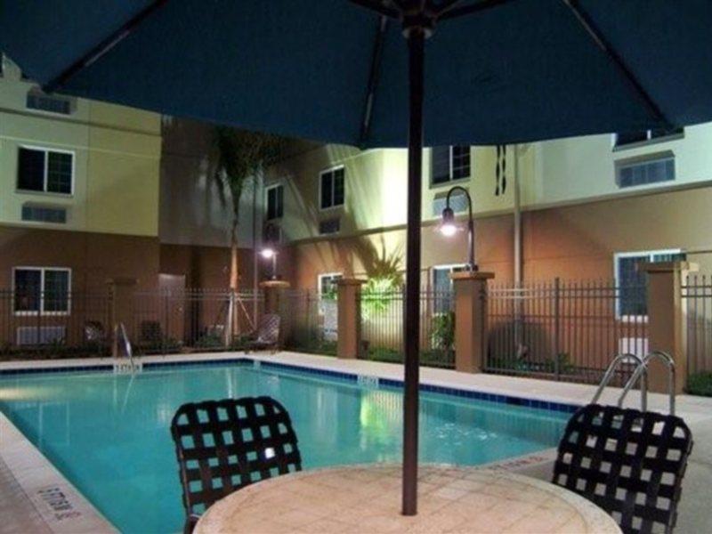 Candlewood Suites Fort Myers/Sanibel Gateway By Ihg מראה חיצוני תמונה