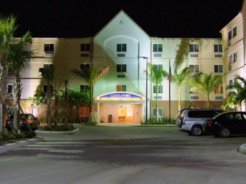 Candlewood Suites Fort Myers/Sanibel Gateway By Ihg מראה חיצוני תמונה
