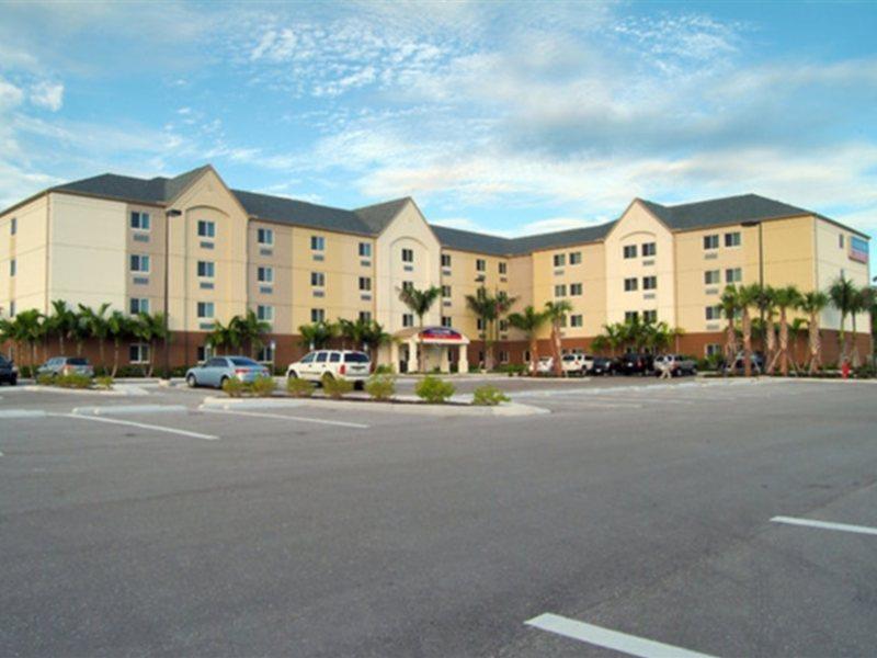 Candlewood Suites Fort Myers/Sanibel Gateway By Ihg מראה חיצוני תמונה