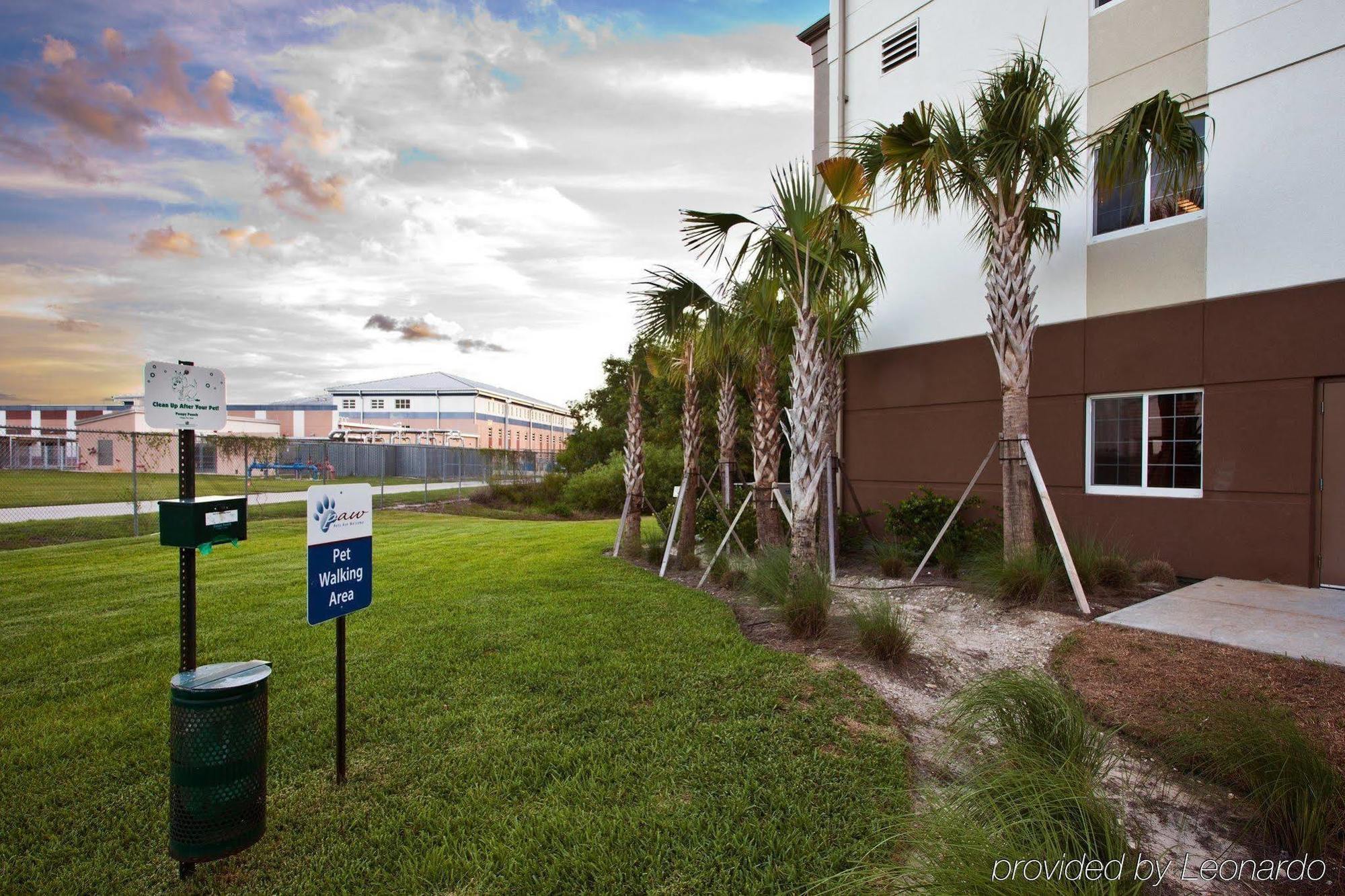 Candlewood Suites Fort Myers/Sanibel Gateway By Ihg מראה פנימי תמונה